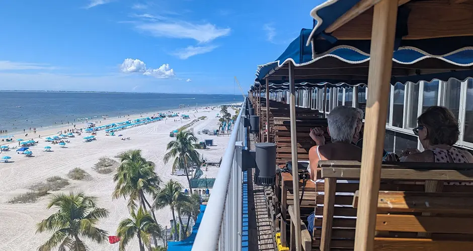 Sun Deck Restaurant | Lani Kai Island Resort